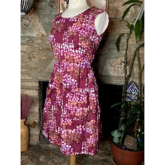 Pretty in Print - Wine Floral Dress with Pockets - Size SM - Picture 4 of 6